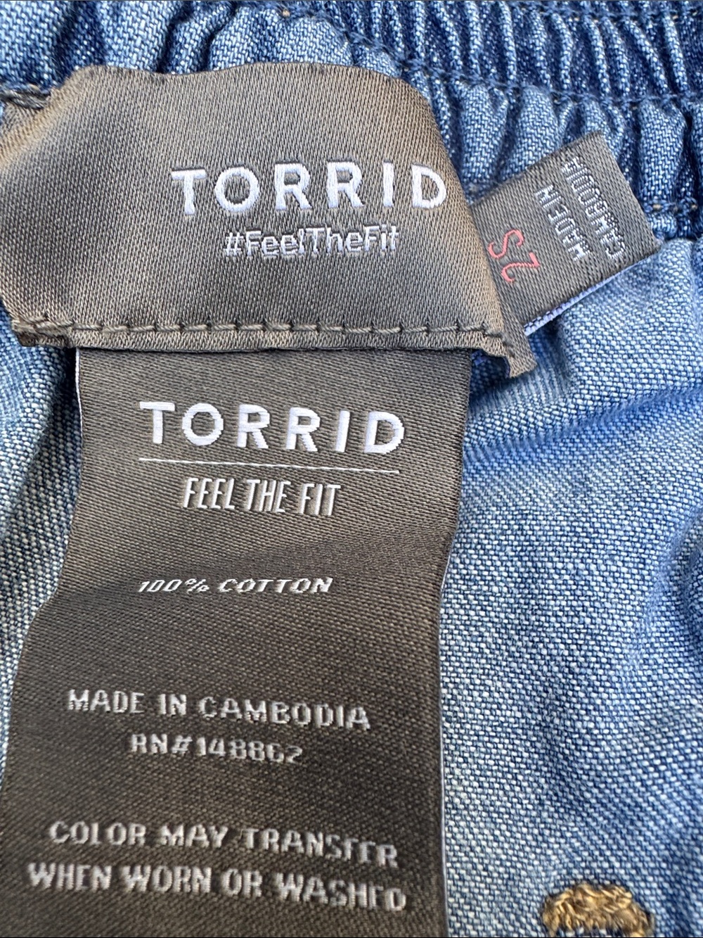 torrid Blue Denim jeans size 2 (2XL) short - with pockets like new adorable